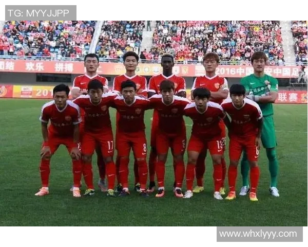 成都篮球队以80分领跑冠军赛积分榜展现强劲实力和团队合作精神